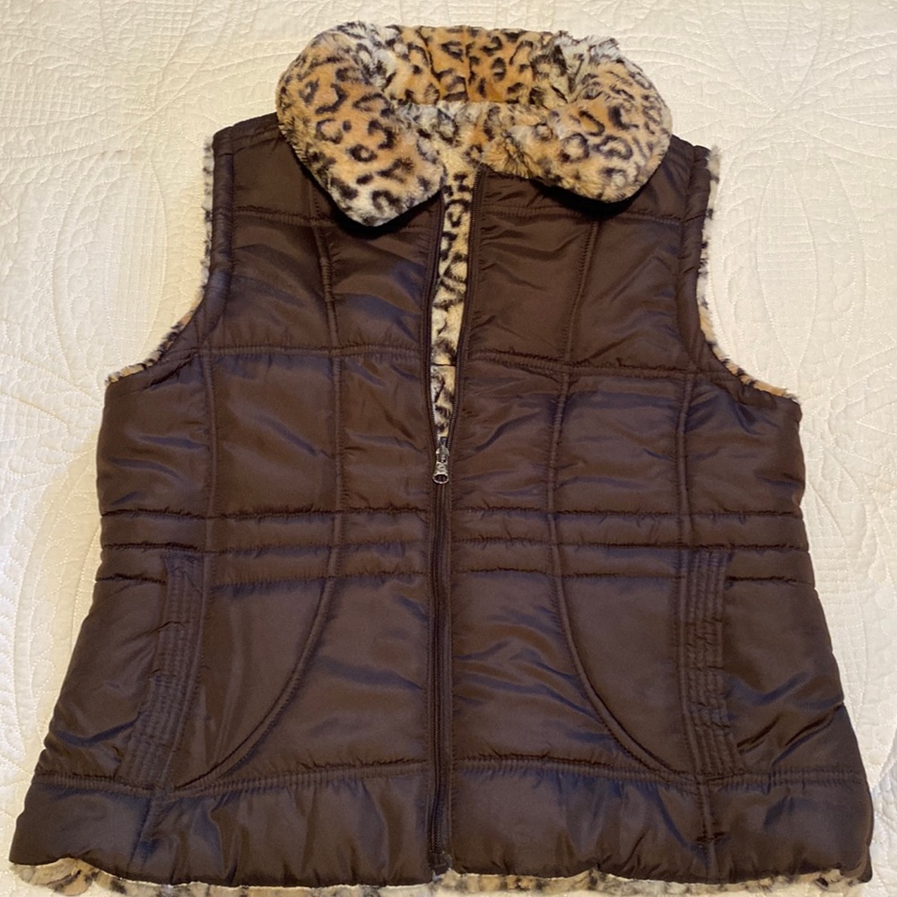 Like New KC Collections reversible vest. Size Large.